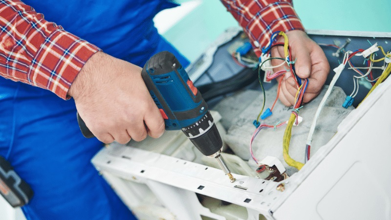 Kemalpaşa Termodinamik Termodinamik çamaşır makinesi kart tamiri – Su almama arızası orijinal parça ile giderildi. - Teknik servis örneği
